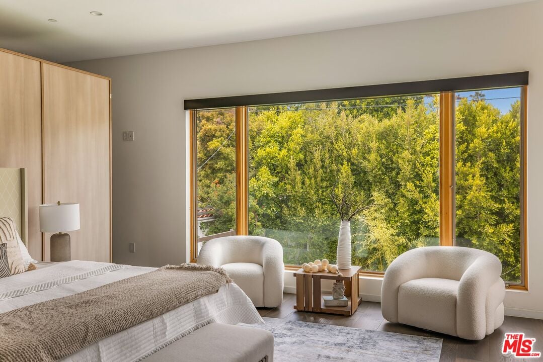 Aurelian Pavilion, W Sunset Blvd, 90049