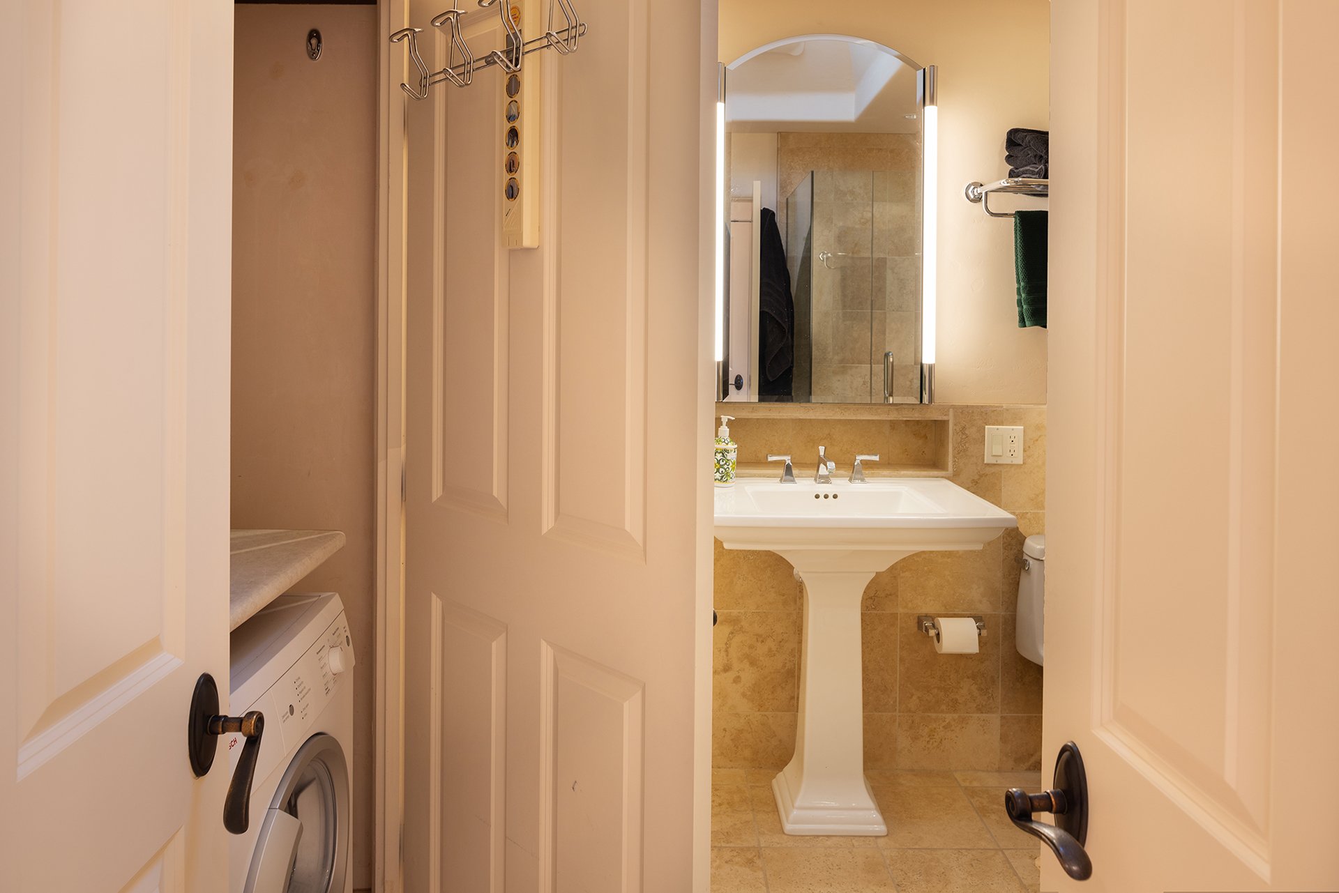 Stylish Del Mesa Retreat - 129 Del Mesa