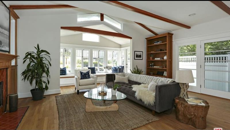 Former Red Hot Chili Pepper Guitarist John Frusciante Ready to Release Venice Pad