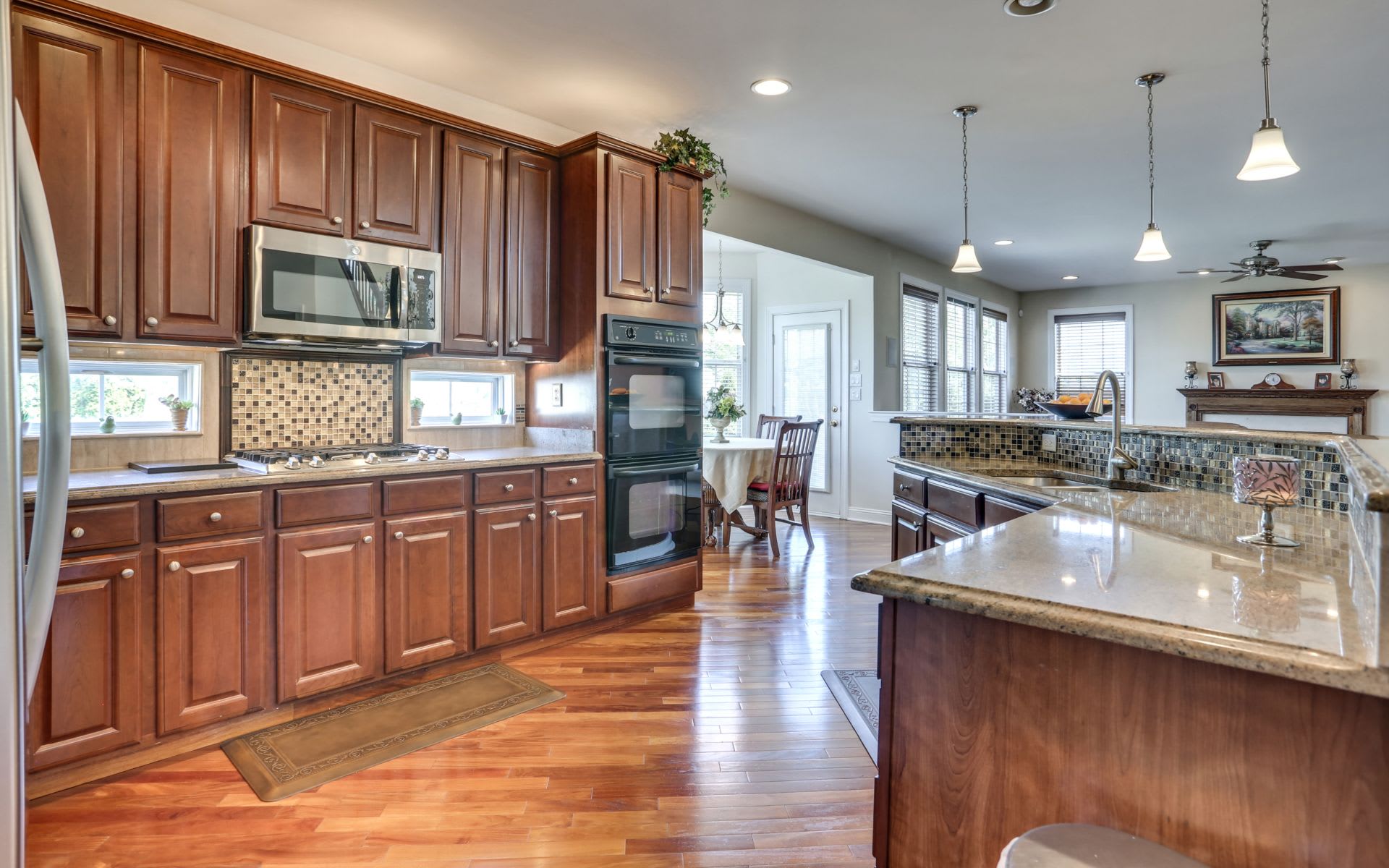 8 SHOREHAM CT