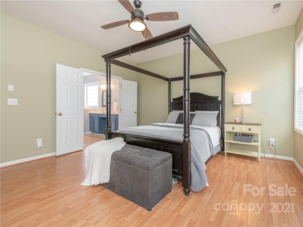 273 Notable Ln