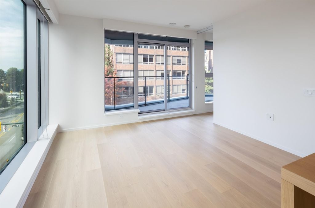 889 Pacific St, #403