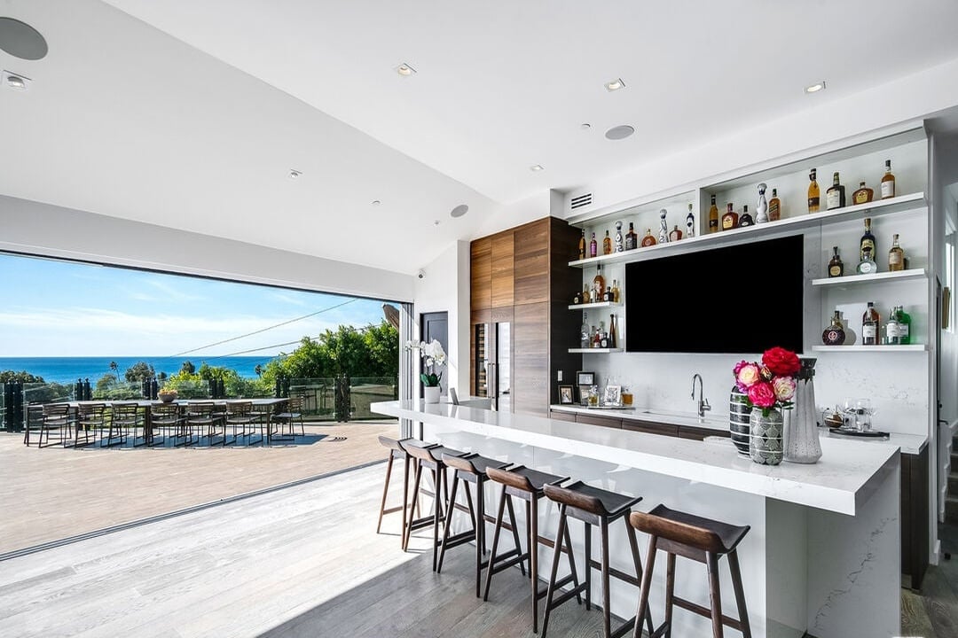 Vireon Pavilion, Pacific Coast Hwy, 90265