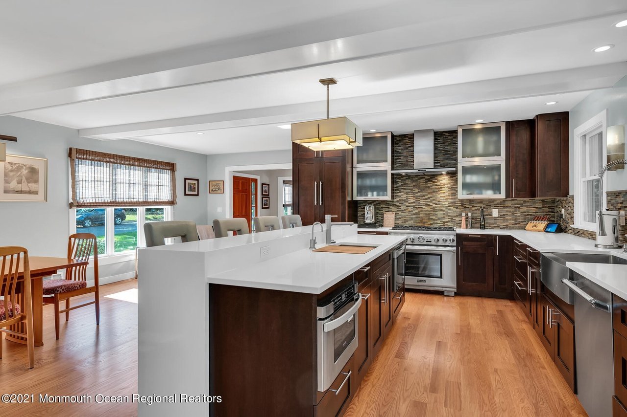 93 Hillcrest Rd