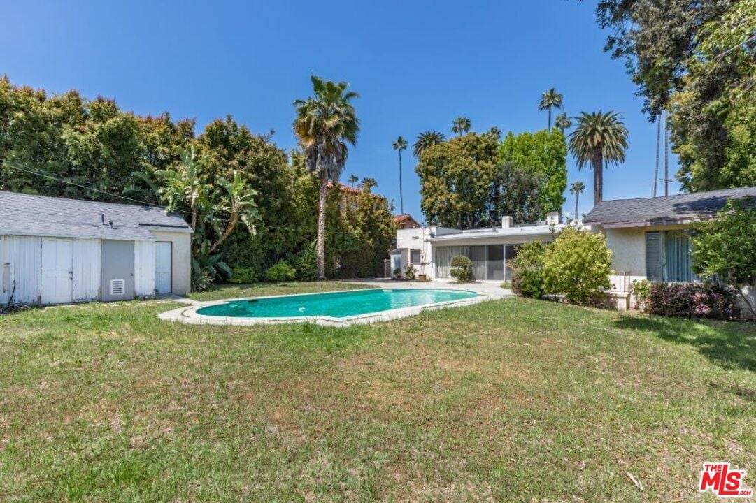 723 Foothill Rd