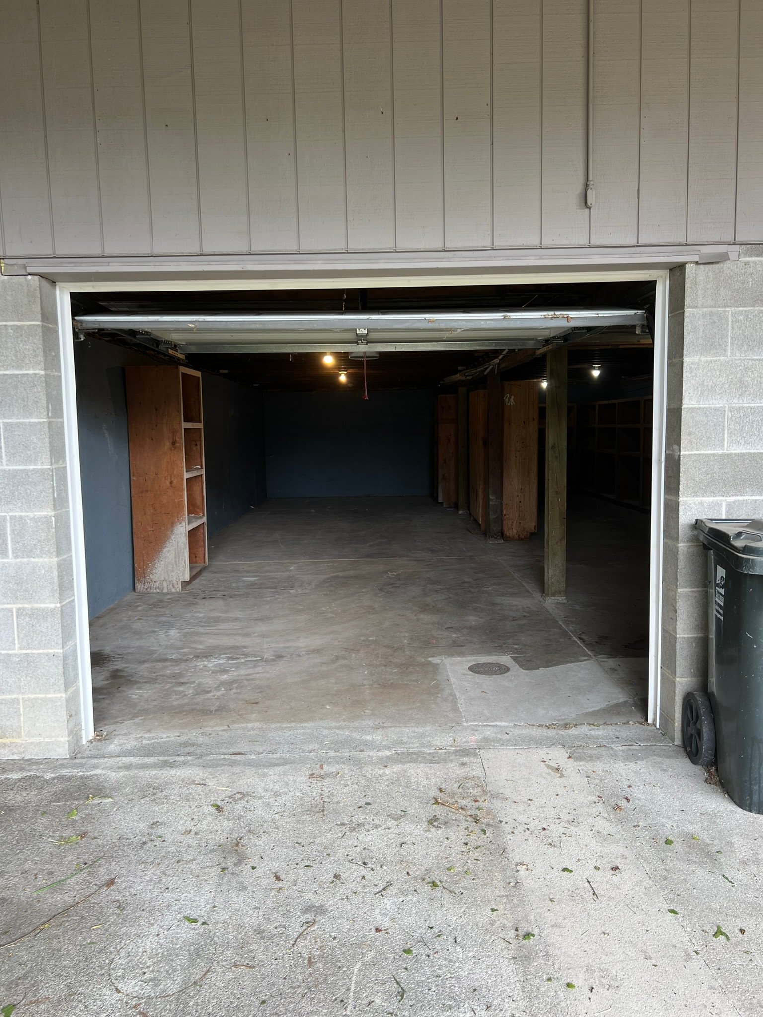 4138 South 43rd St - Shop