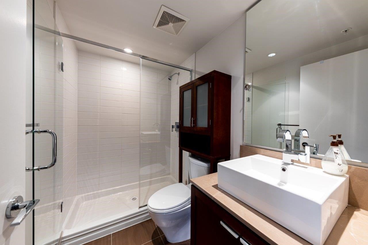 158 W 13th St, #602
