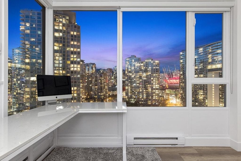 1067 Marinaside Crescent, #1906