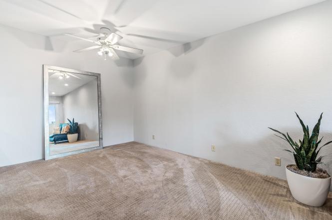 680 N Ashurst Court I213