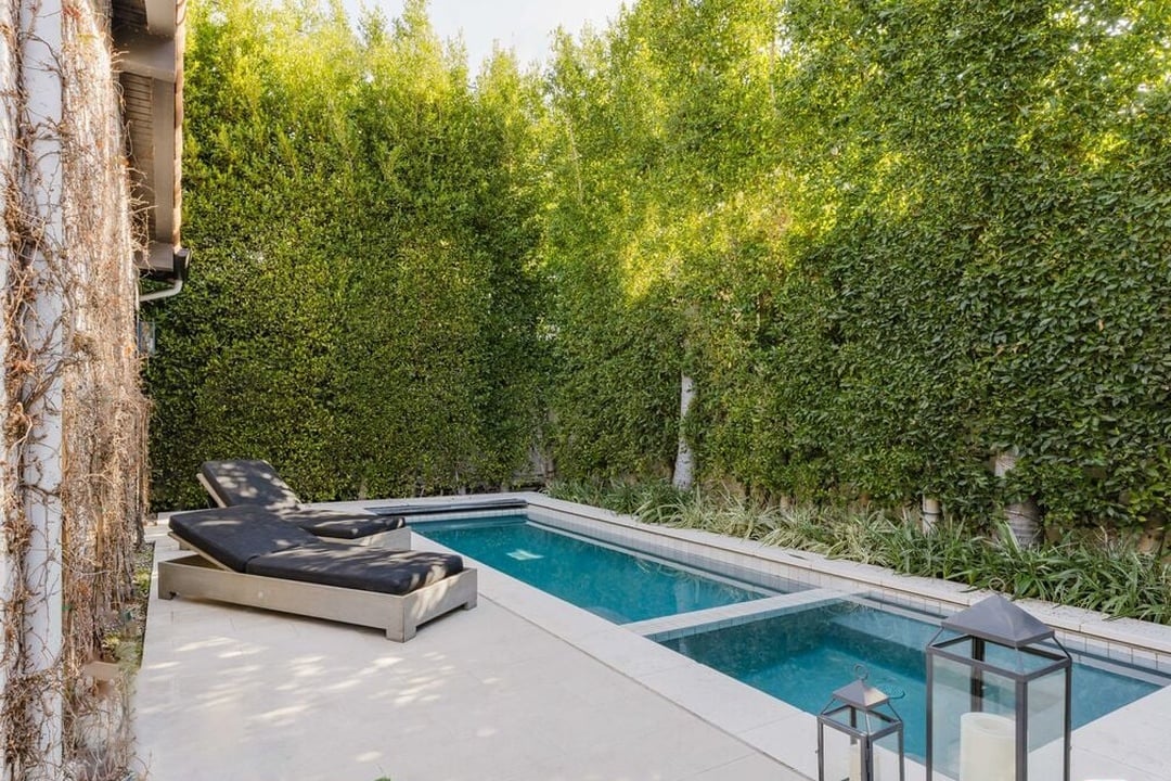 Solaris Pavilion, Westbourne Dr, 90048