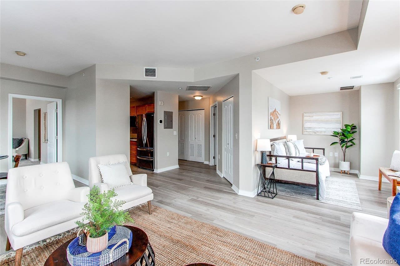300 W 11th Ave #16D