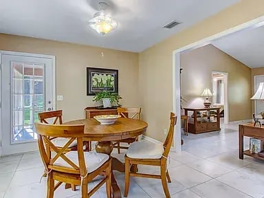 459 Honeysuckle Dr