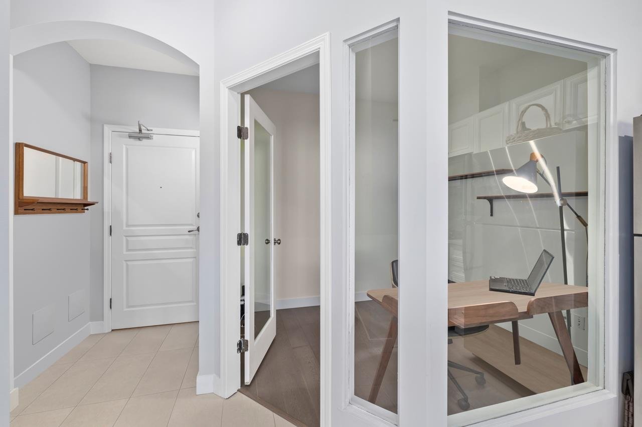 210-2175 Salal Dr