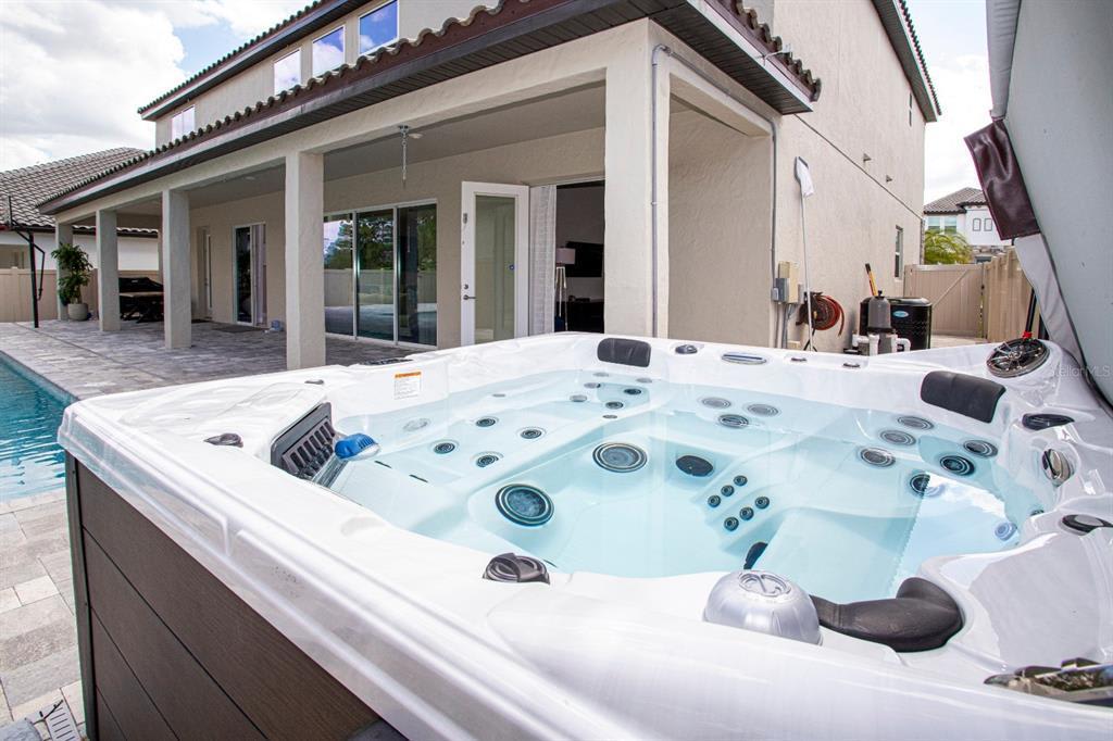 8252 Ludington Cir