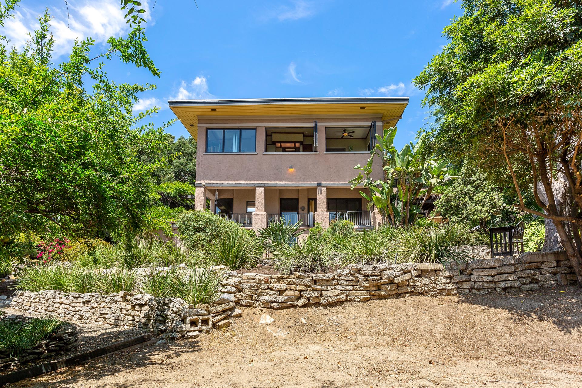 878 Rome Drive