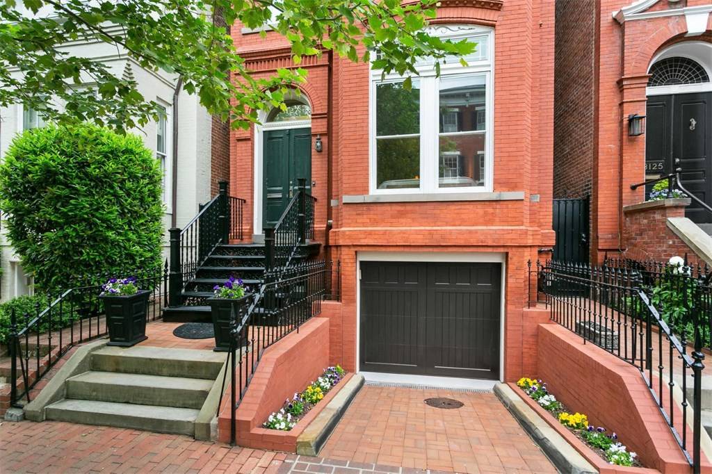  3127 P St NW