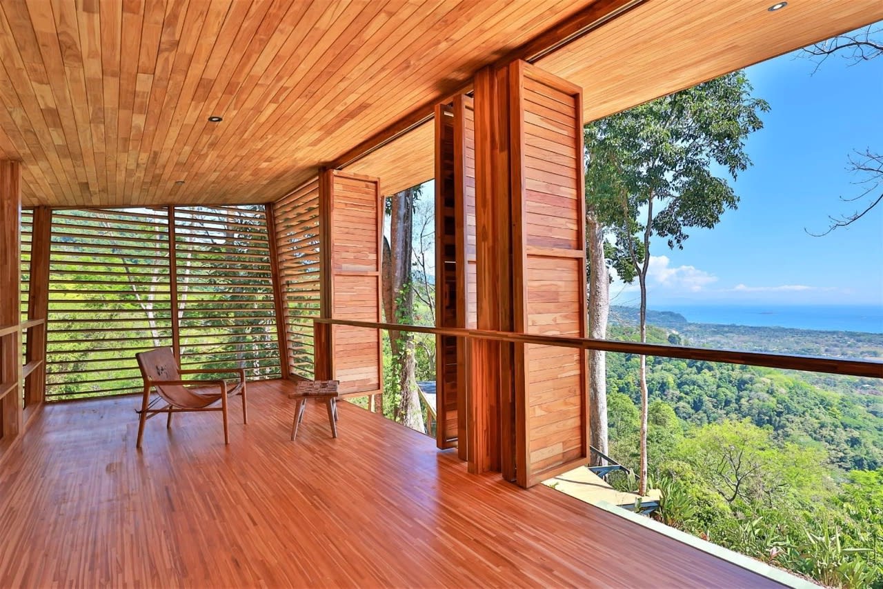 Award Winning Teak Home With Ocean Views