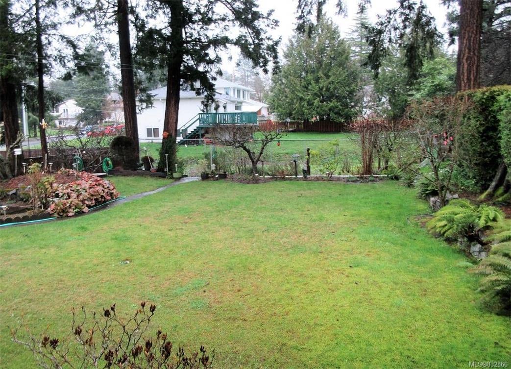 3925 Quadra St