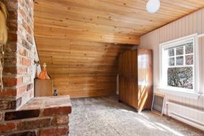 1051 Leslie Dr