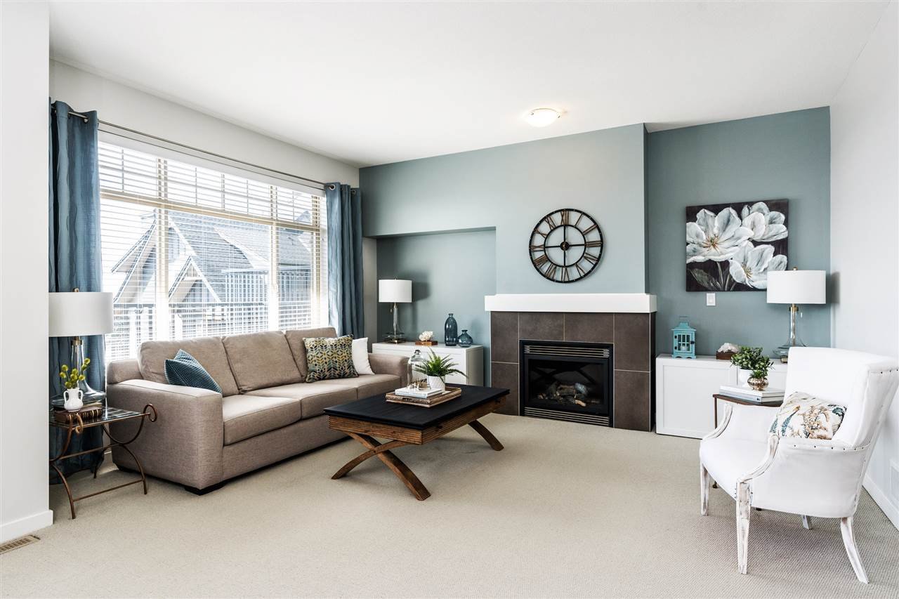 80-55 Hawthorn Dr