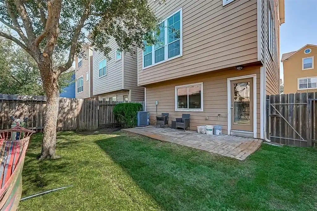 3216 Clearview Cir