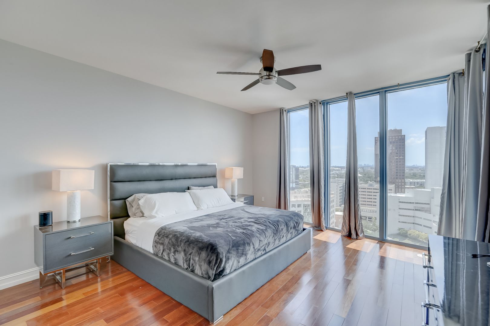 LAS OLAS RIVER HOUSE 2203
