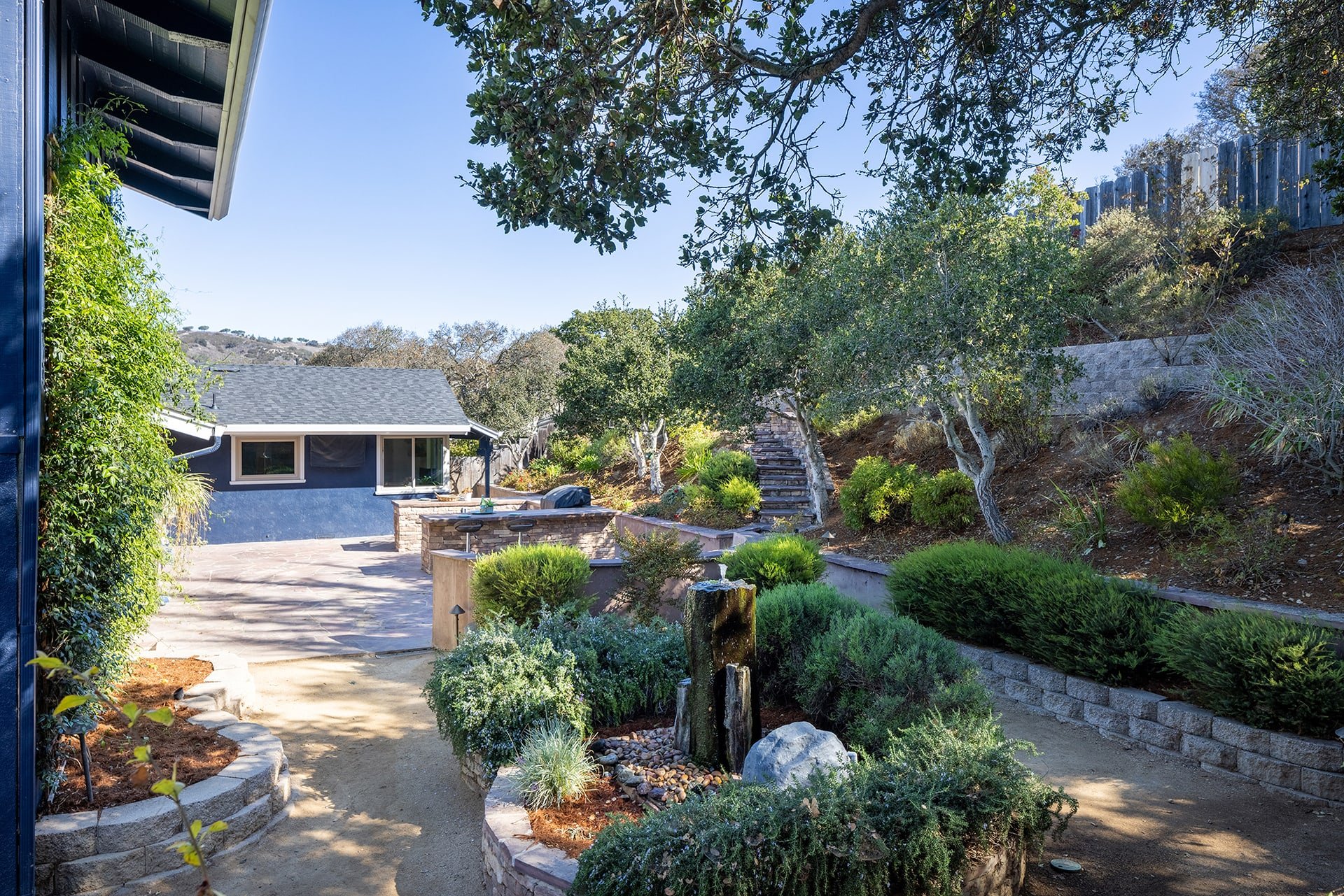 Sunny Outdoor Living - 23 Seca Place