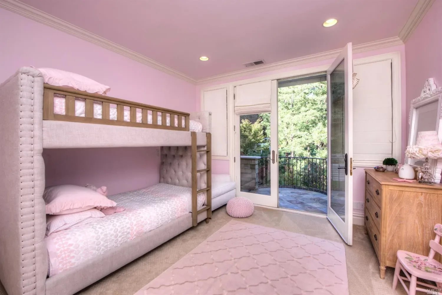 8 Woodland Pl
