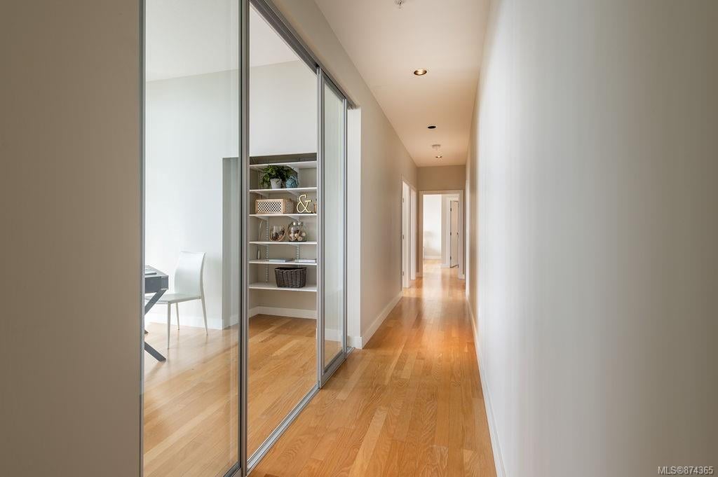 709-9809 Seaport Pl