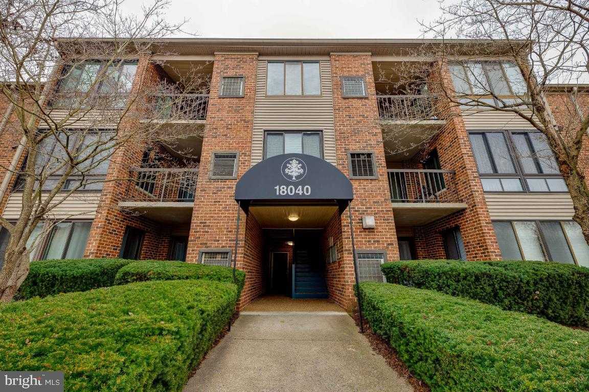 18040 CHALET DRIVE Unit 15-203