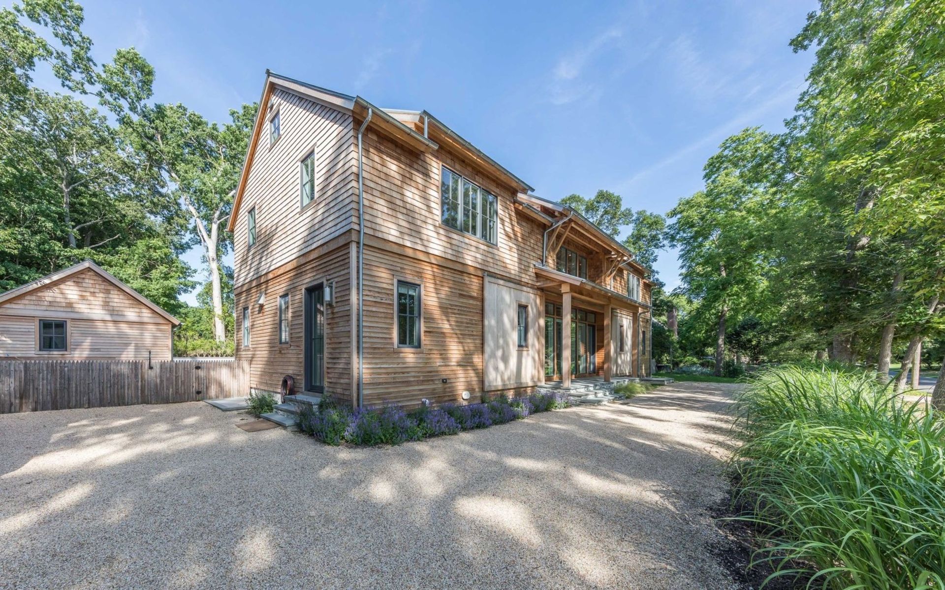 33 Carroll St