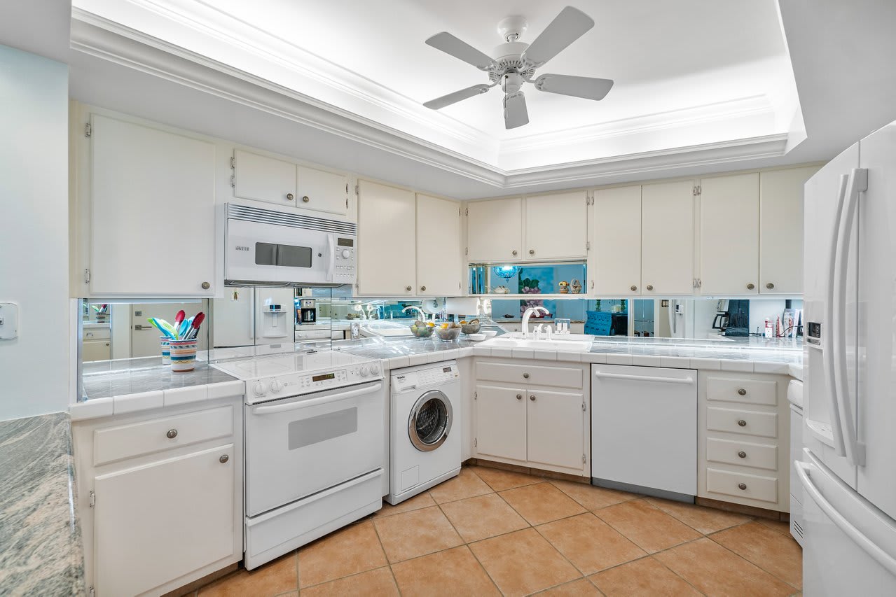 1225 S Ocean Blvd #402