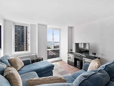 225 Rector Place Unit: 17E