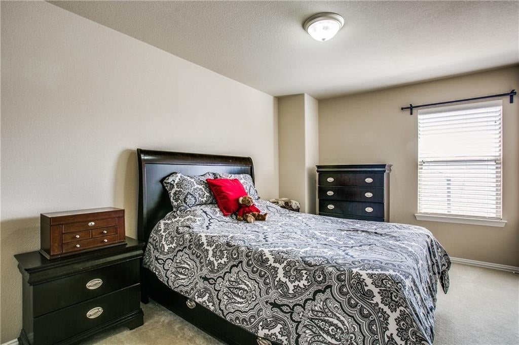 2709 Triangle Leaf Dr