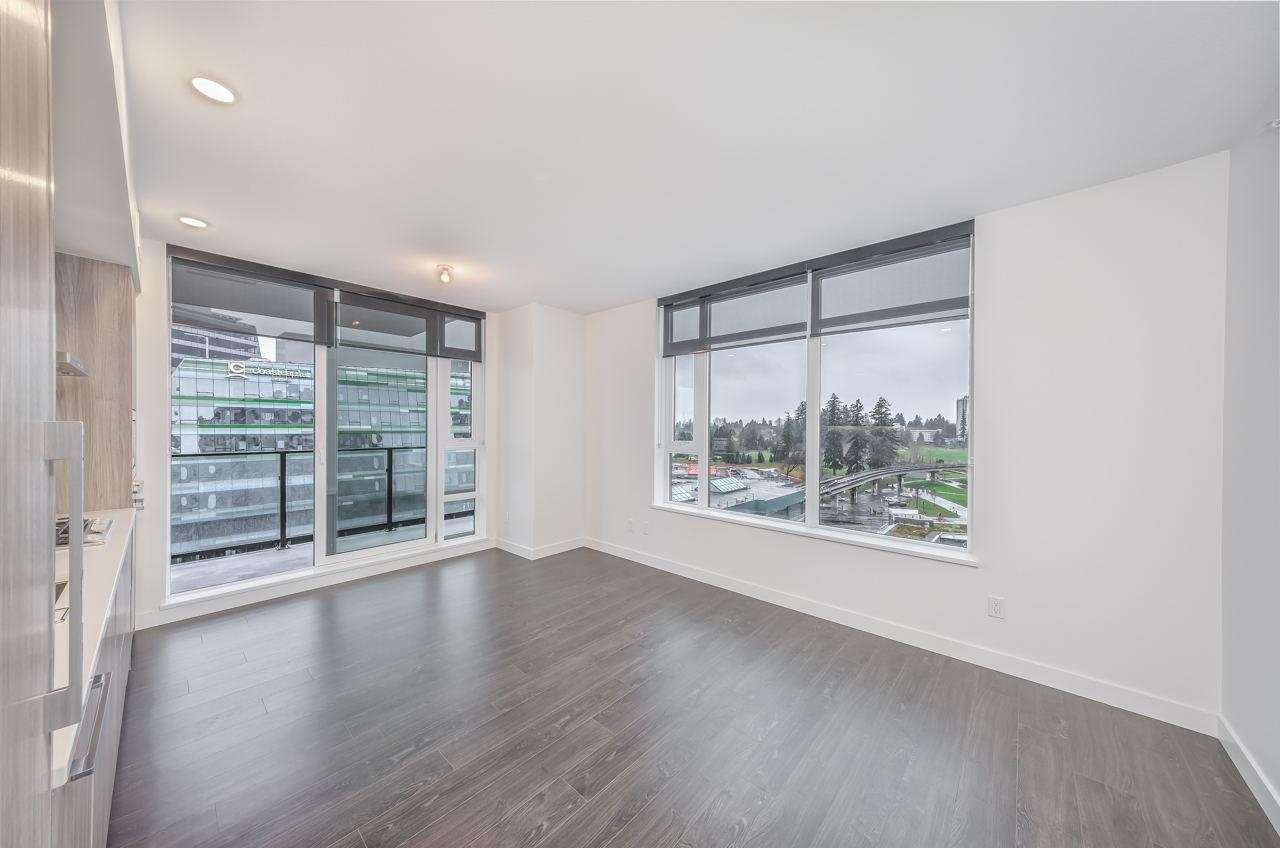 1102-9887 Whalley Blvd