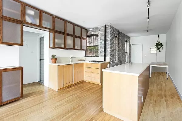 149 Avenue C Unit: 2