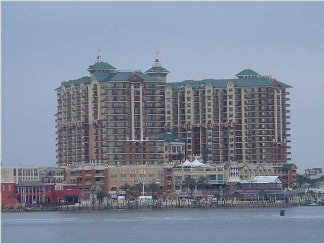 10 Harbor Blvd #W227