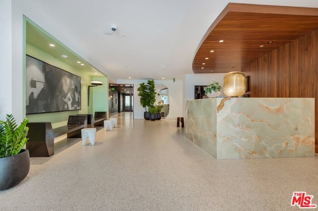 10777 Wilshire Boulevard, Unit 301