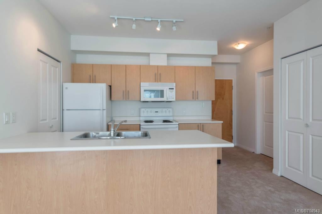302-1550 Church Ave