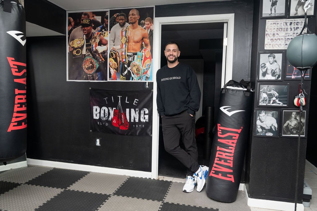 Enzo Siciliano Boxing on Broad