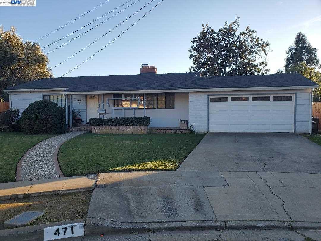 471 Medinah Ct