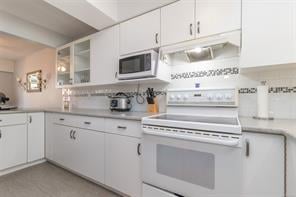 11-626 Goldstream Ave