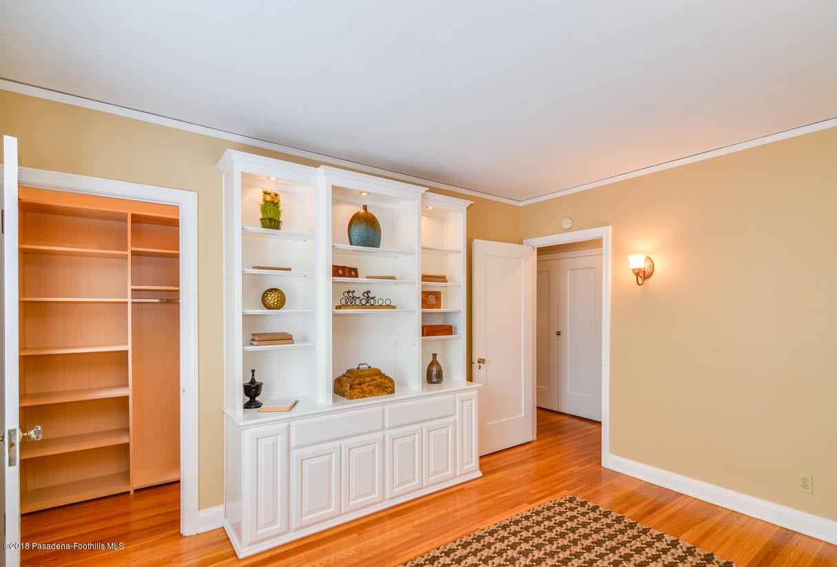 1702 Loma Vista St