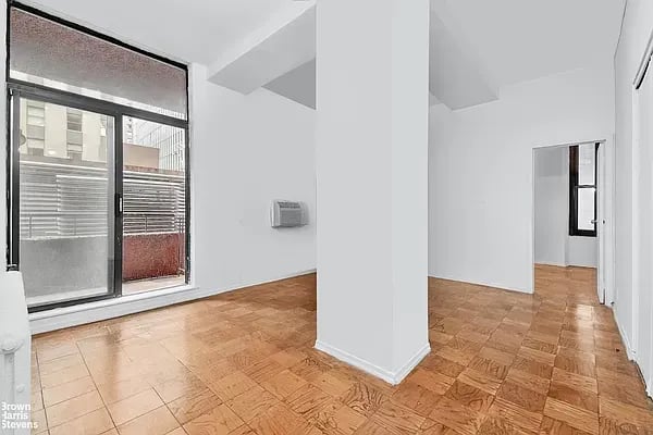 160 Front Street Unit: 520