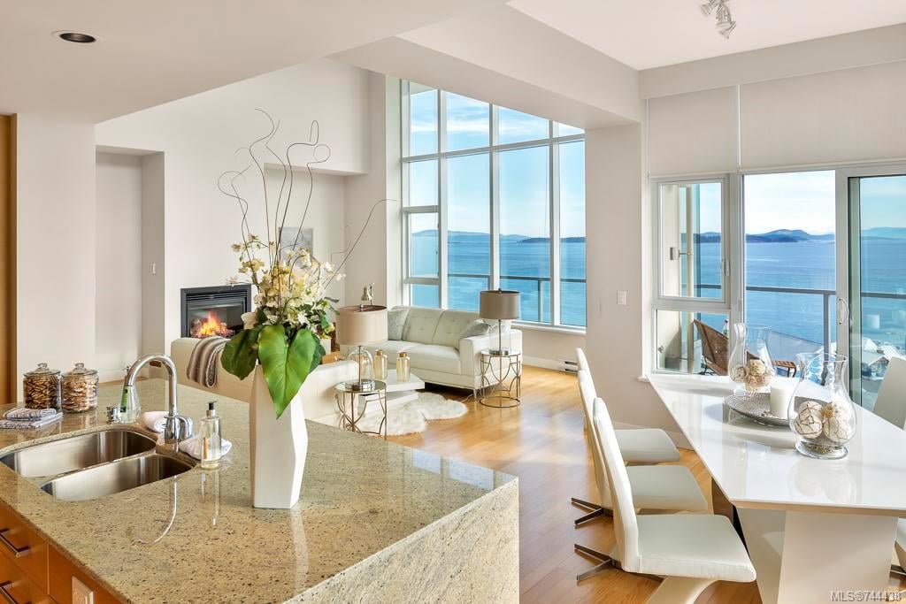 709-9809 Seaport Pl