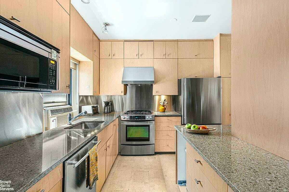 70 Claremont Ave #15/16