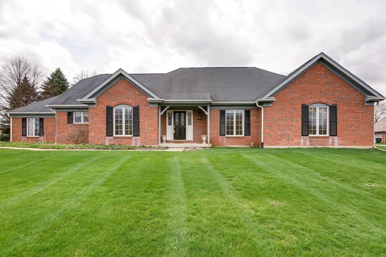 218 Darien Ln