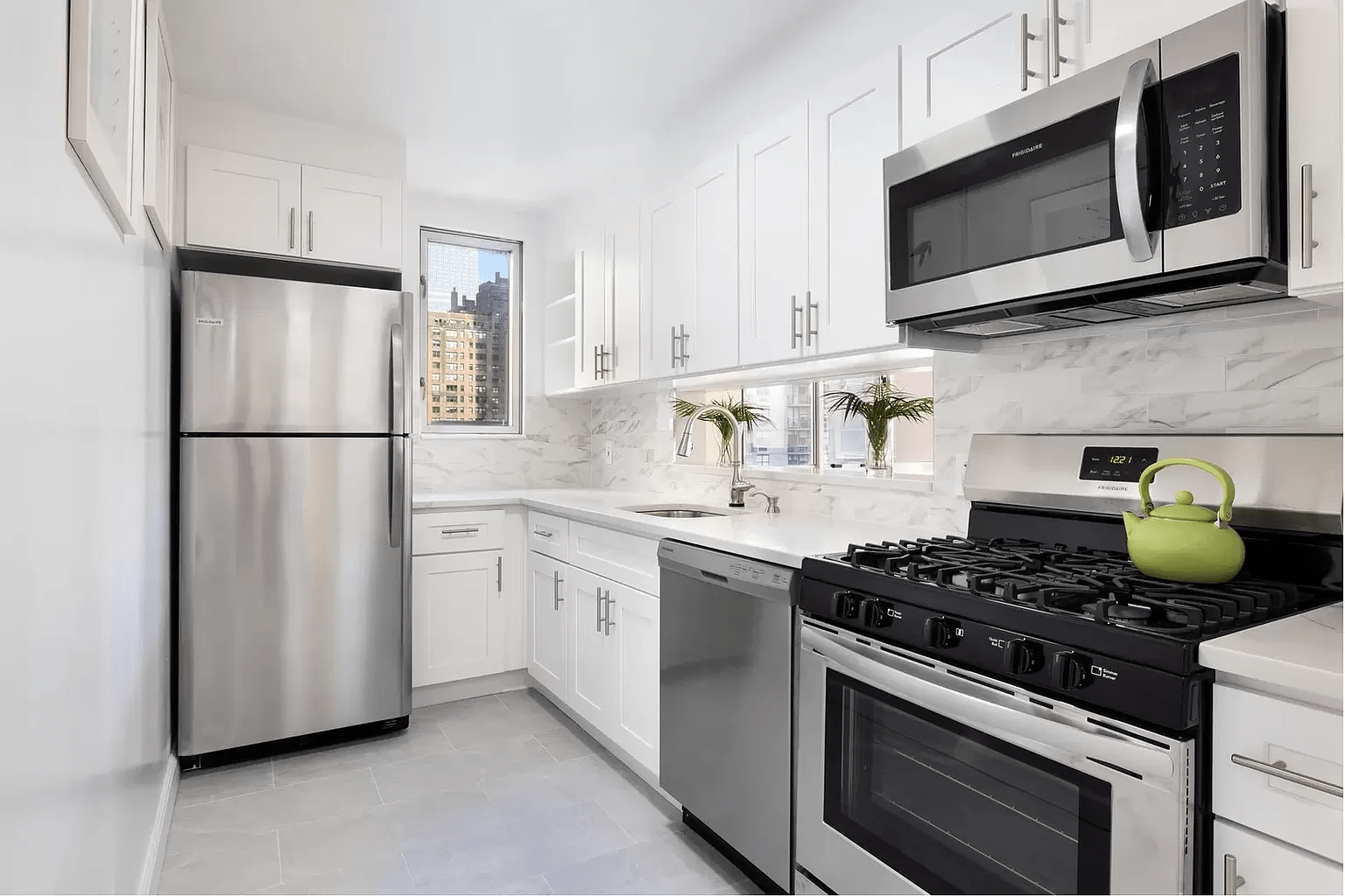 308 E 38th Street Unit: 14E