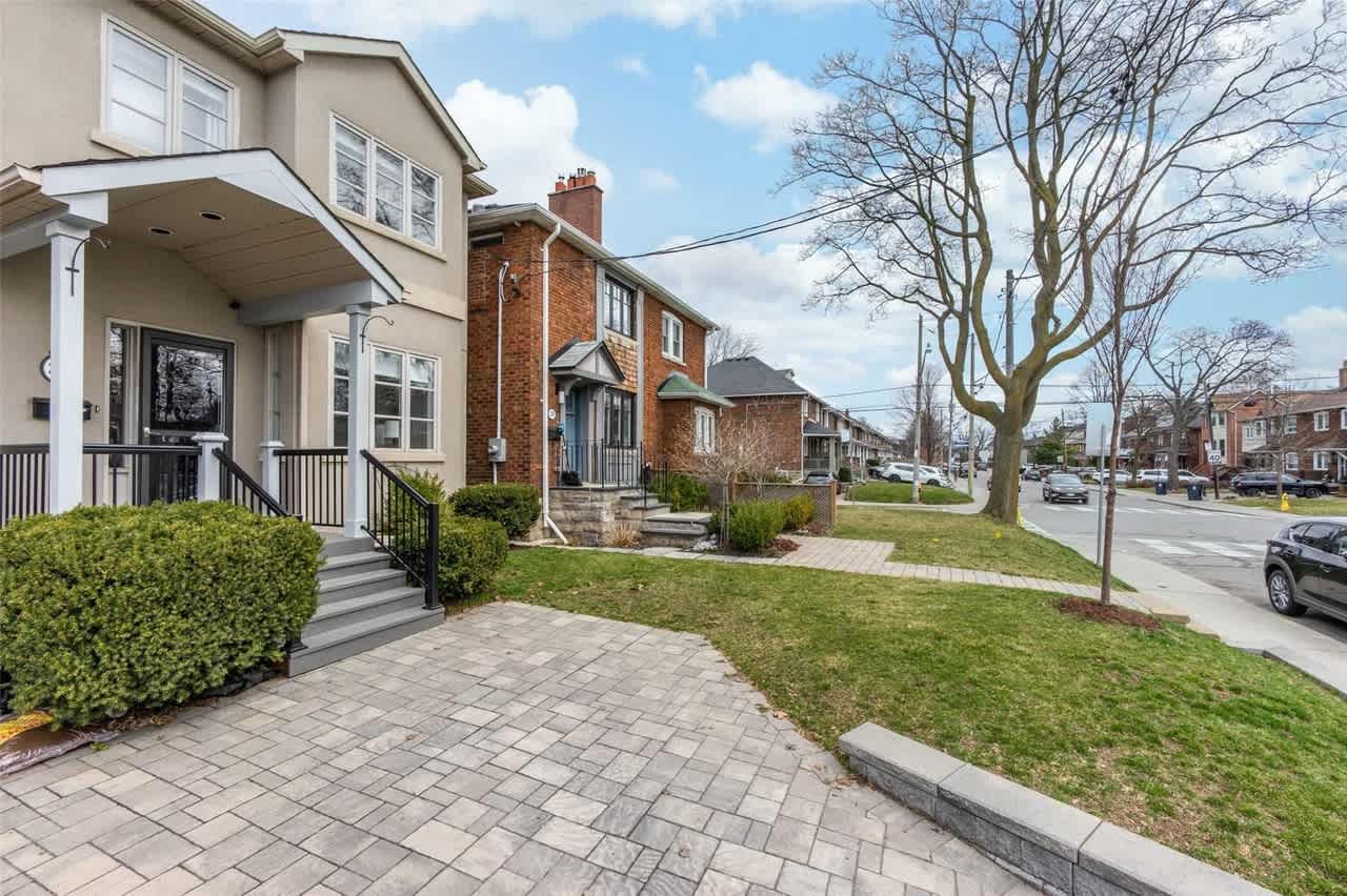 220 Fairlawn Avenue