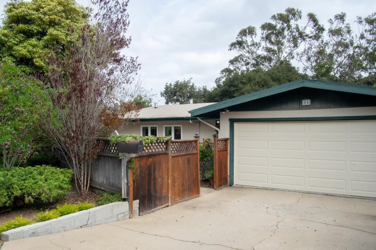 11 Ralston Dr